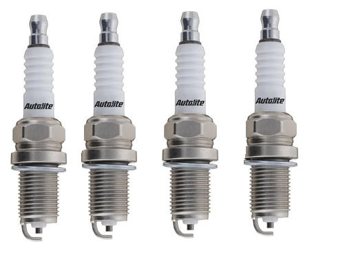 SET OF 4 AUTOLITE SPARK PLUGS TO SUIT RENAULT M4R.714/751 2TR M4R.711/3 2.0L 2.5L I4